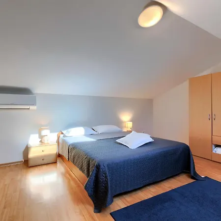 Holiday home Holiday Nadija - Pul428 By Interhome