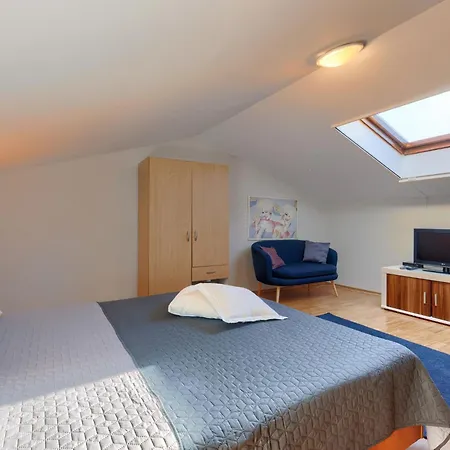 Holiday home Holiday Nadija - Pul428 By Interhome